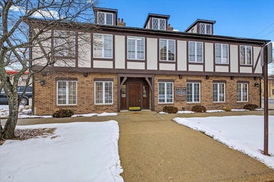 /international/us/50-ela-street-barrington-il-110105352396/
