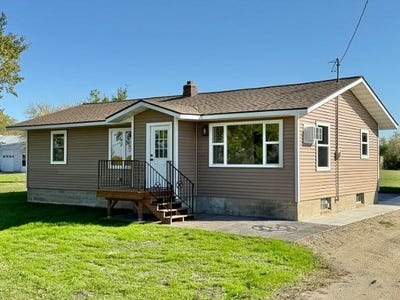 /international/us/18829-frontage-road-detroit-lakes-mn-110120410435/