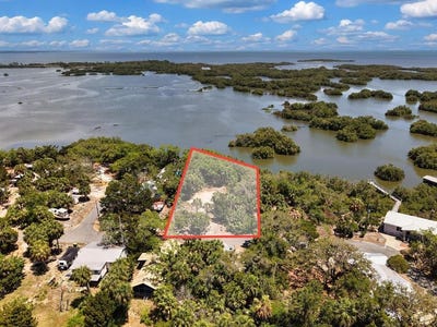 /international/us/12325-bay-st-cedar-key-fl-110107832753/