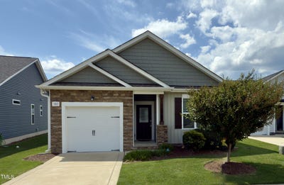 /international/us/303-bella-square-smithfield-nc-110097354894/