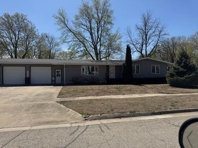 /international/us/208-e-main-laurens-ia-110107482380/
