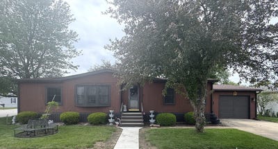 /international/us/10-maple-ridge-manteno-il-110107982775/