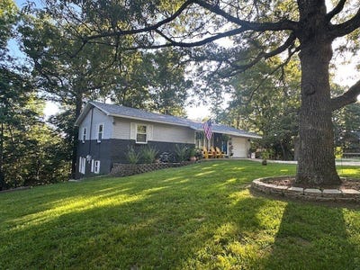 /international/us/23-e-mountain-drive-eureka-springs-ar-110108269192/