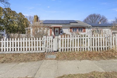 /international/us/16-morgan-st-fairhaven-ma-110106810425/