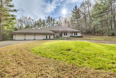 /international/us/1-northcrest-drive-granby-ct-110103499838/