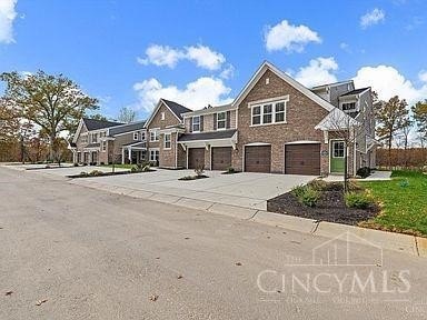 /international/us/5883-parkview-lane-miami-twp-oh-110098376072/