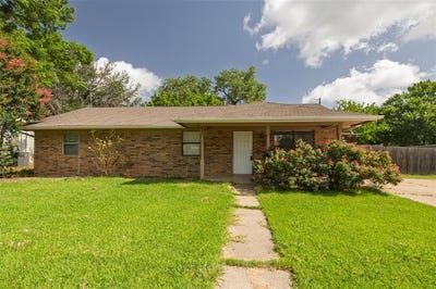 /international/us/311-denton-court-collinsville-tx-110099726286/