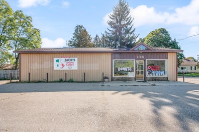 /international/us/1129-n-state-street-big-rapids-mi-110120108892/