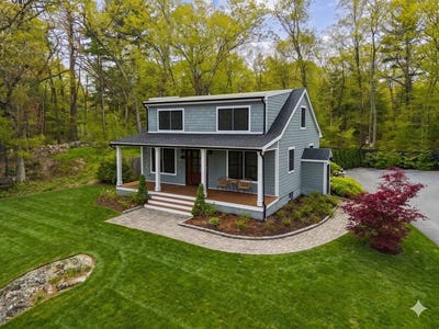/international/us/218-hollis-st-holliston-ma-110107958462/
