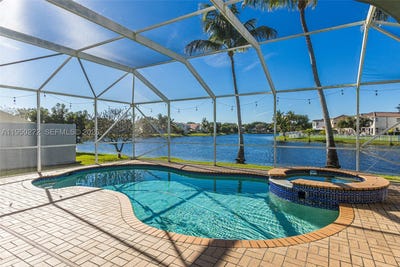 /international/us/15842-nw-10th-st-pembroke-pines-fl-110105038123/