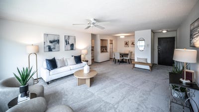 /international/us/10301-cedar-lake-road-minnetonka-mn-110108610134/