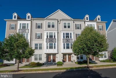 /international/us/242-charles-ellis-drive-newtown-square-pa-110109040431/