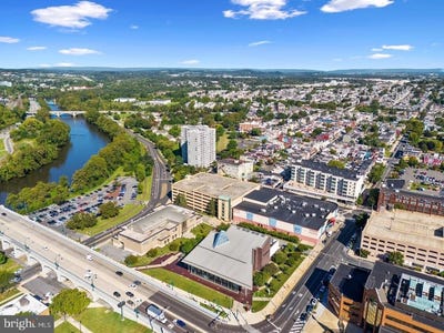 /international/us/105-washington-street-reading-pa-110119497882/
