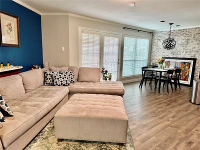 /international/us/16301-ledgemont-lane-addison-tx-110107397978/