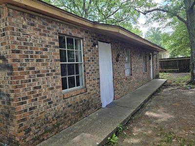 /international/us/203-columbia-st-hattiesburg-ms-110107465707/