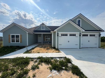 /international/us/402-bailey-circle-thomasville-ga-110107518251/