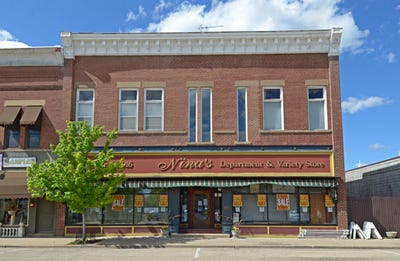 /international/us/143-149-e-jefferson-street-spring-green-wi-110099774688/