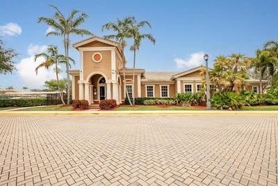 /international/us/5933-glasgow-way-tamarac-fl-110099239765/