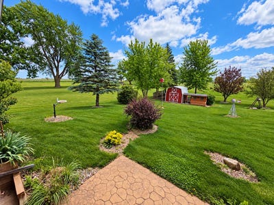 /international/us/21450-490th-street-chariton-ia-110107048626/