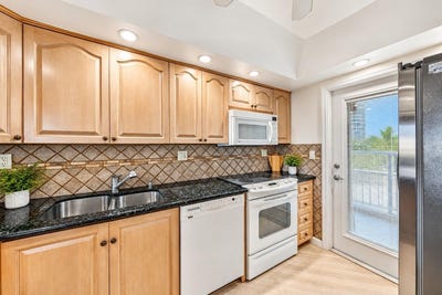 /international/us/3180-ne-48th-court-lighthouse-point-fl-110110362628/