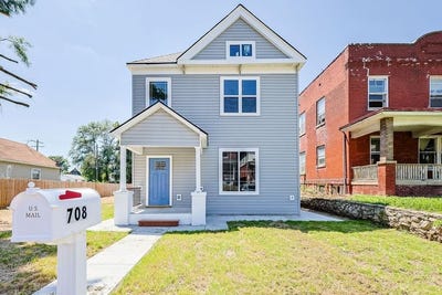 /international/us/708-n-10th-street-st-joseph-mo-110100915461/