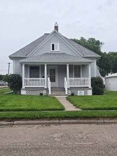 /international/us/240-n-church-street-elm-creek-ne-110108350357/