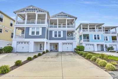 /international/us/305-kure-village-way-kure-beach-nc-110103289335/