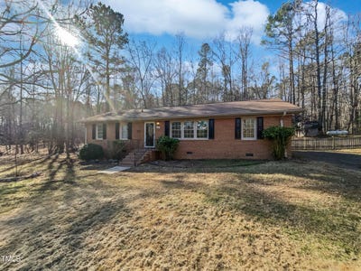 /international/us/6423-whitt-road-durham-nc-110097361673/