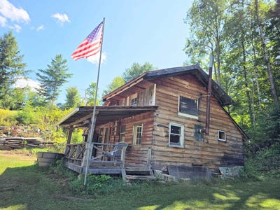 /international/us/103-passumpsic-street-lyndon-vt-110120517275/