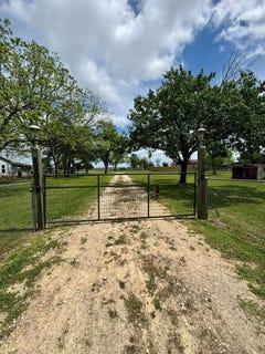 /international/us/1701-bayou-drive-bay-city-tx-110098824773/?lang=zh-tw