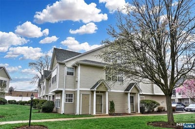 /international/us/11-collura-lane-clifton-nj-110107501393/