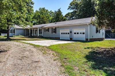 /international/us/178-greenfield-road-lancaster-va-110108441564/