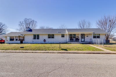 /international/us/1409-cleveland-avenue-baxter-springs-ks-110105869735/