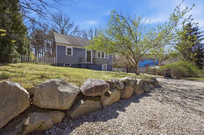 /international/us/14-saint-anns-lane-falmouth-ma-110107654427/