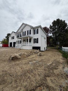 /international/us/8-morses-ln-acushnet-ma-110110174530/