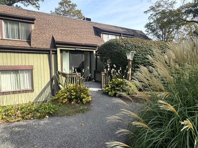/international/us/86-heritage-village-southbury-ct-110108440734/