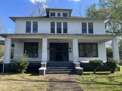 /international/us/103-w-main-st-okolona-ms-110109010977/