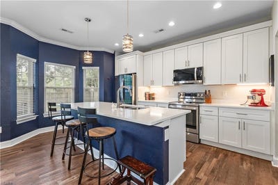 /international/us/16213-muddy-cove-circle-carrollton-va-110110044162/