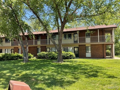 /international/us/220-suppiger-way-highland-il-110107848828/