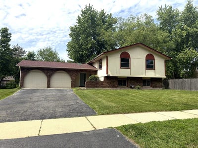 /international/us/425-carriage-hill-road-naperville-il-110108495066/