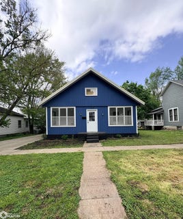 /international/us/605-s-a-street-oskaloosa-ia-110107697503/