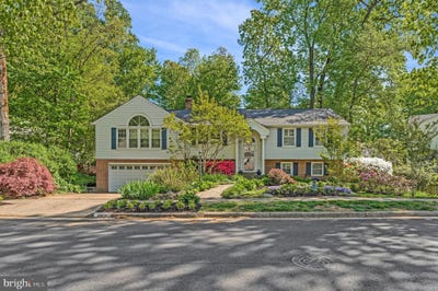 /international/us/4929-bexley-lane-fairfax-va-110108480123/
