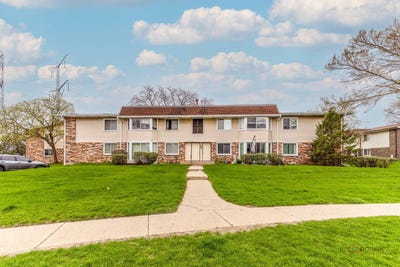 /international/us/3100-roberts-drive-woodridge-il-110107351038/
