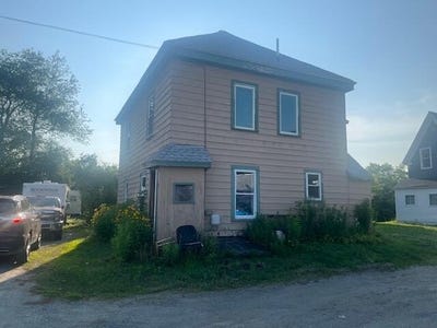 /international/us/6-chase-lane-brownville-me-110100986745/