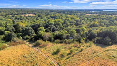 /international/us/2190-county-road-1215-savoy-tx-110119735411/