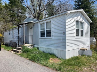 /international/us/19-aspen-circle-kittery-me-110105344632/