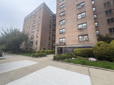 /international/us/31-90-140th-street-flushing-ny-110107830978/