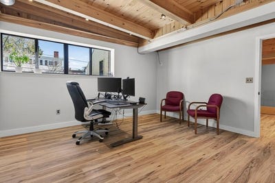 /international/us/1-harris-st-newburyport-ma-110107985927/