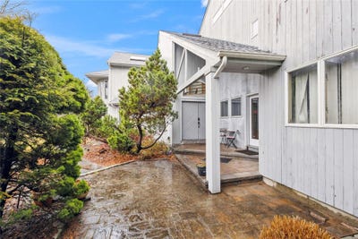 /international/us/12-friendly-road-smithtown-ny-110098280846/