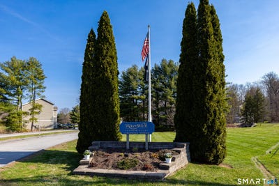 /international/us/111-riverton-road-winchester-ct-110107210819/